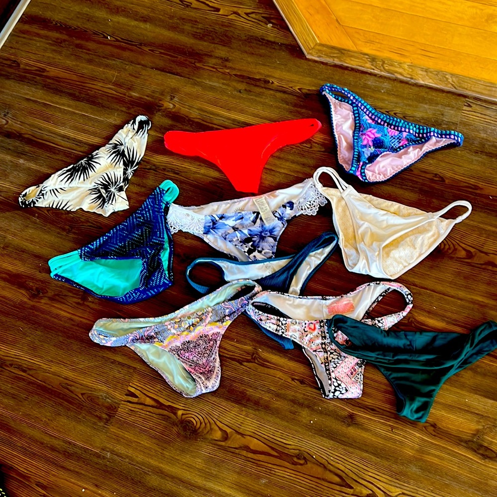 Lot of 10 medium bikini bottoms billabong, Victoria’s Secret, pink, hollister